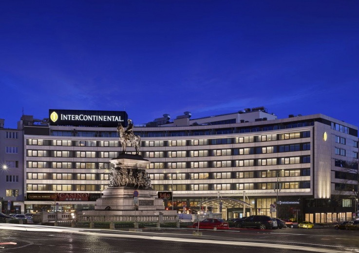 ОБЯВИХА INTERCONTINENTAL SOFIA ЗА „ВОДЕЩ ХОТЕЛ В БЪЛГАРИЯ 2022“