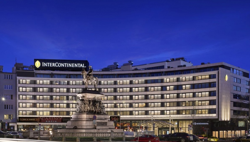 ОБЯВИХА INTERCONTINENTAL SOFIA ЗА „ВОДЕЩ ХОТЕЛ В БЪЛГАРИЯ 2022“