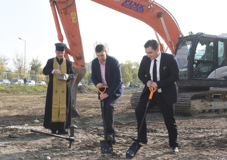 СТАРТИРА СТРОИТЕЛСТВОТО НА ЖИЛИЩЕН ПАРК ROYAL GARDEN